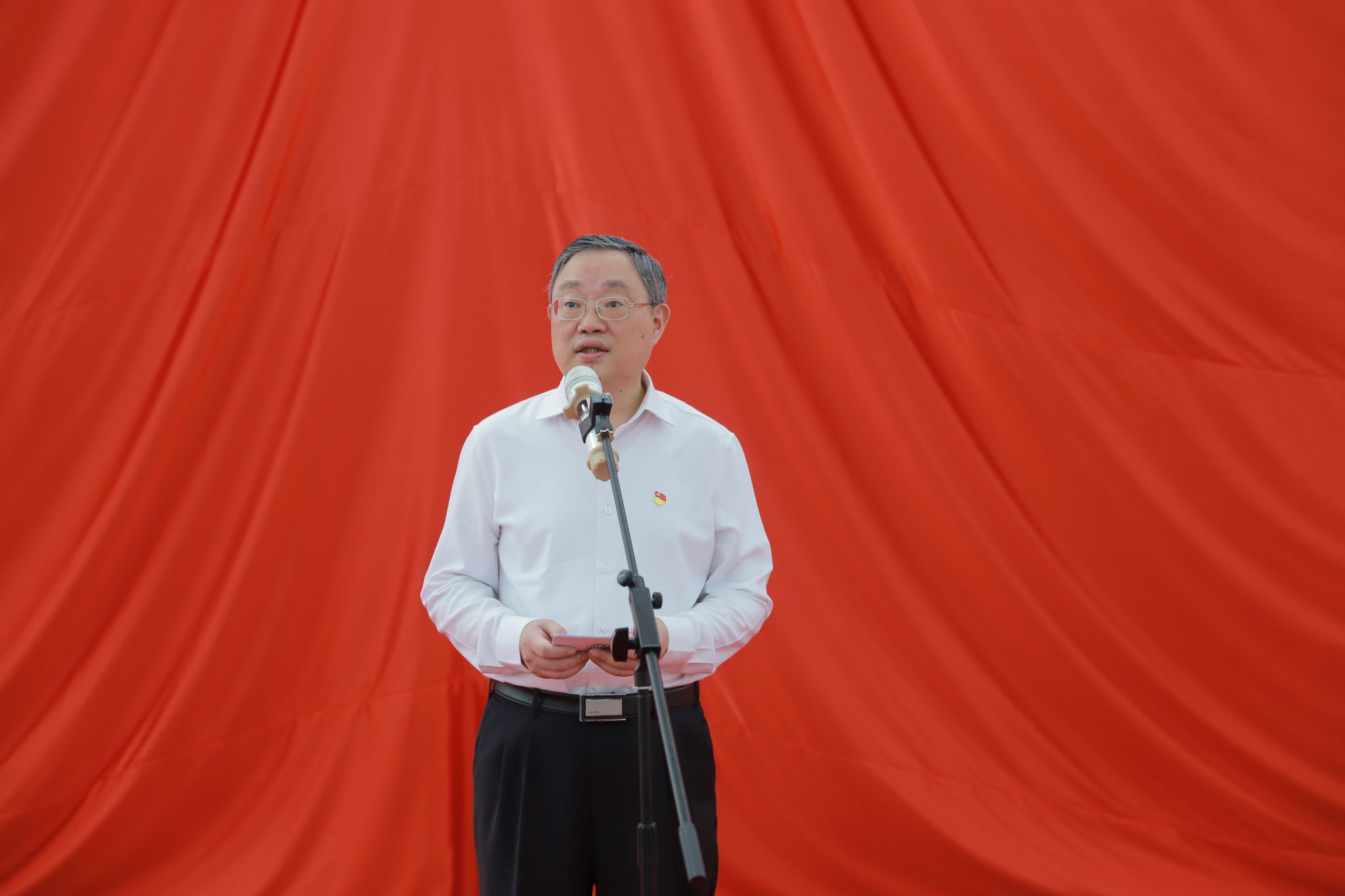 4成书记讲话.JPG 4成书记讲话.JPG